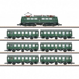 Märklin 81304 Holidays Passenger Train Set with a Class 140