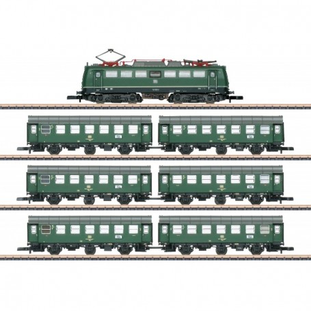 Märklin 81304 Holidays Passenger Train Set with a Class 140