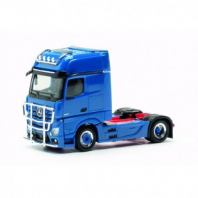 Herpa 311533-005 Mercedes-Benz Actros Gigaspace rigid tractor 2axles with light bar and ram protection, blue