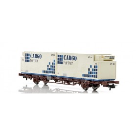 NMJ 507109 Containervagn CargoNet Lgns 42 76 443 2065-6 med last av 2 24-fots kylcontainrar "Cargo Partner"