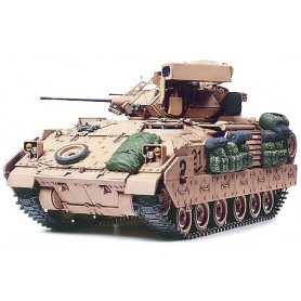 Tamiya 35264 Tanks M2A2 Infantry Fighting Vehicle - Operation Desert Storm