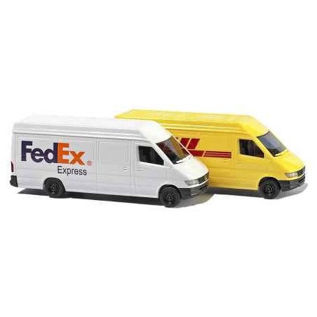 Busch 8304 Set med 2 st Vans "FedEx och DHL"