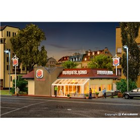 Vollmer 43632 Burger King fast food restaurant with interior and LED lighting, functional kit