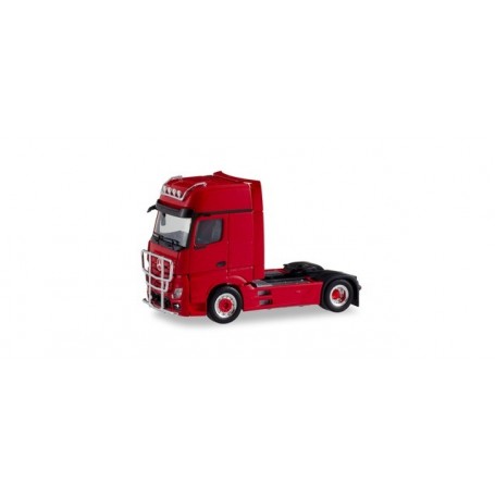 Herpa 311533 Mercedes Benz Actros Gigaspace 2018 rigid tractor with impact protection and lamp bracket