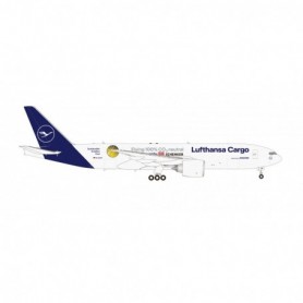 Herpa Wings 562799 Flygplan Lufthansa Cargo Boeing 777F "Sustainable Fuel - Powered by DB Schenker" - D-ALFG